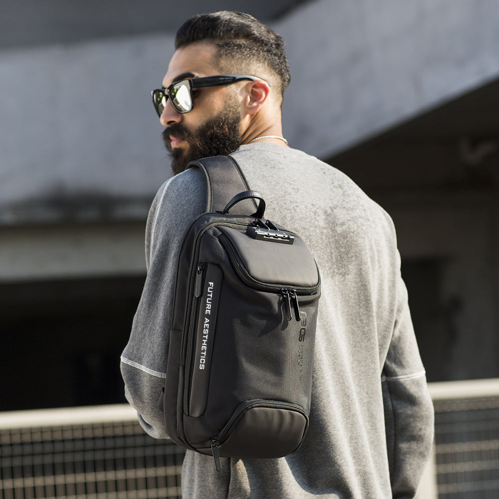 PROTECTOR SLING BAG - BLACK