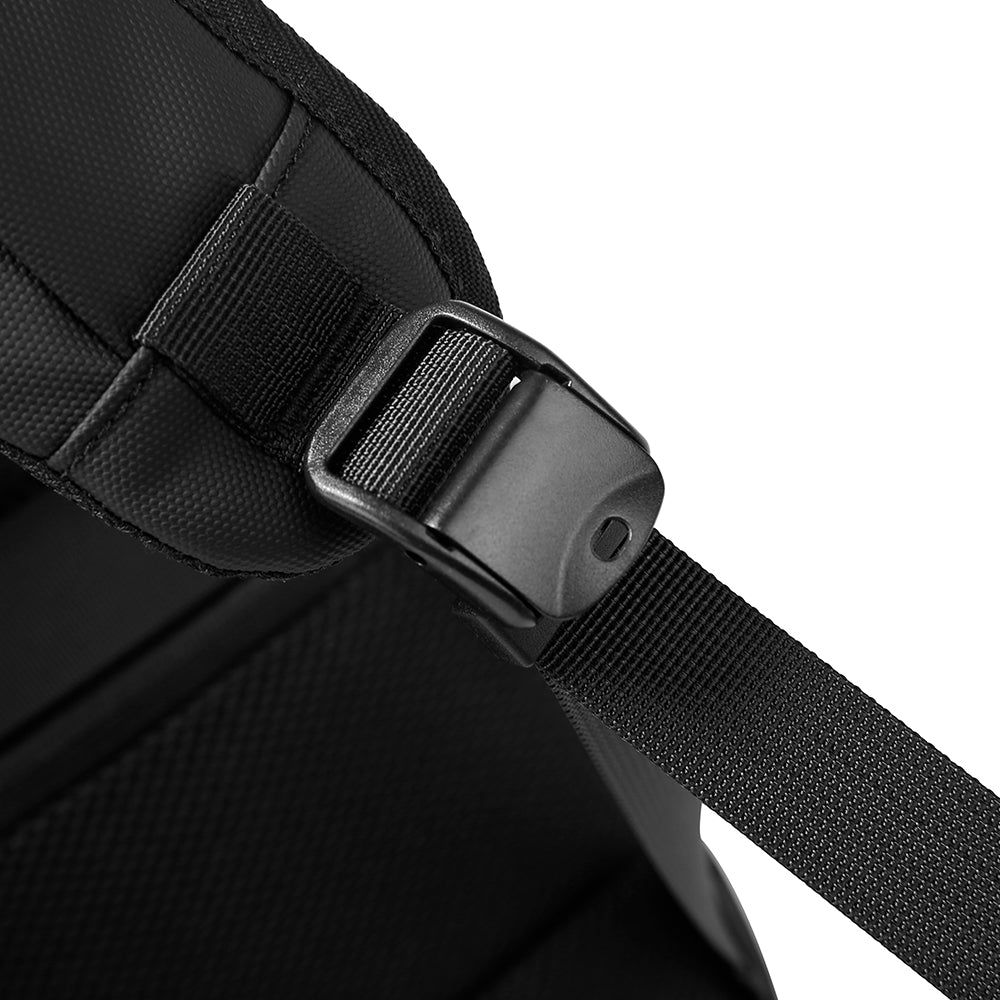 VENTURE BACKPACK - BLACK - 30L
