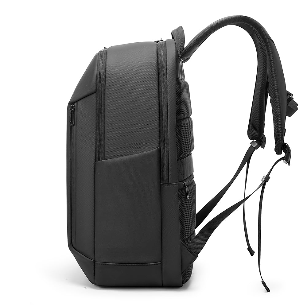 VENTURE BACKPACK - BLACK - 30L
