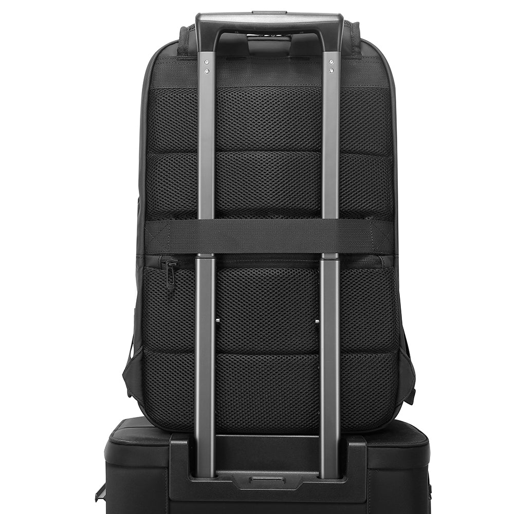 VENTURE BACKPACK - BLACK - 30L