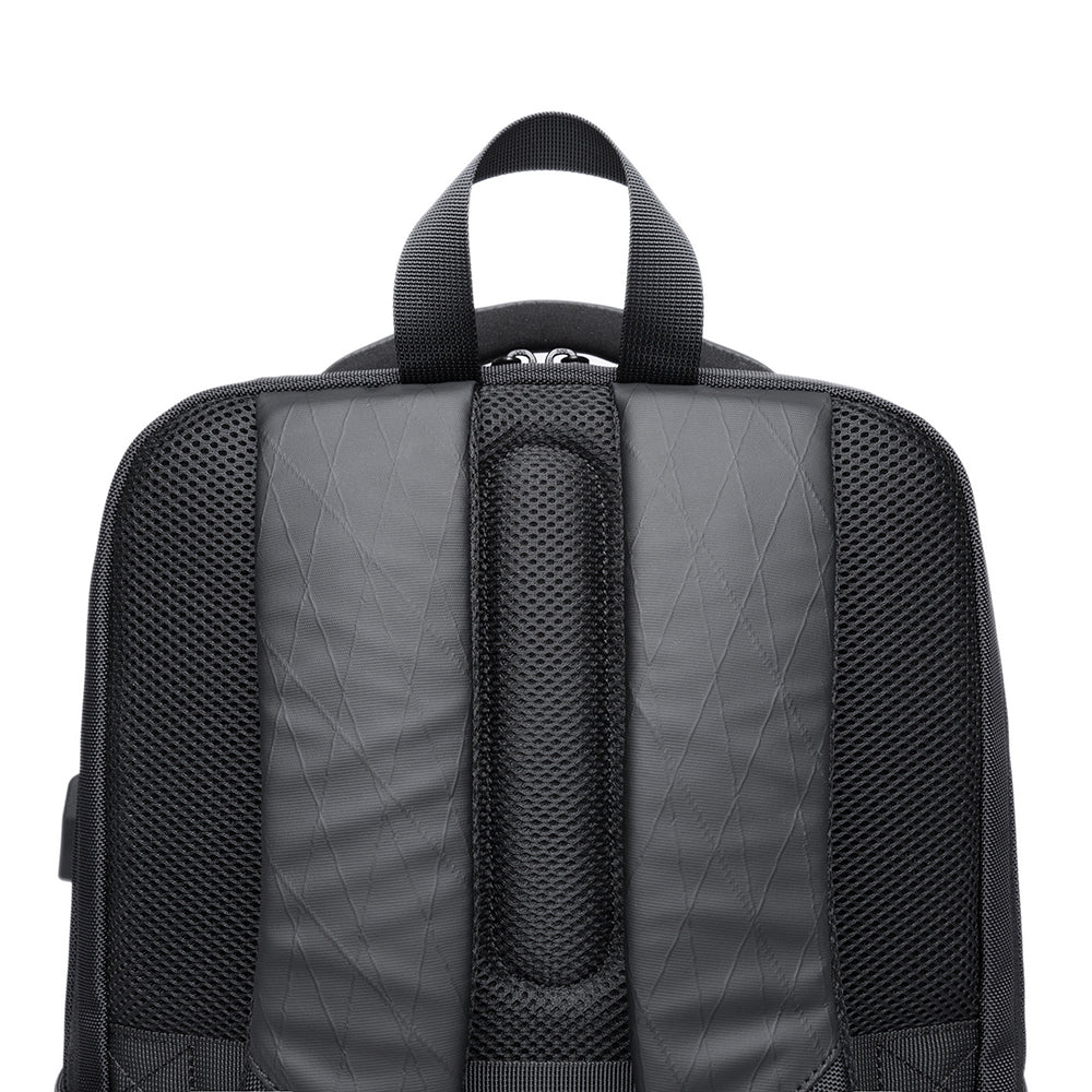 SWISS CUT DESIGN BACKPACK - BLACK - 26L