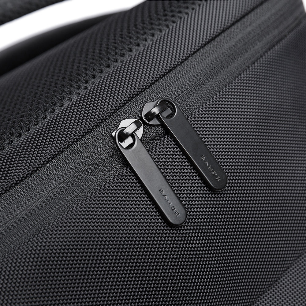 SWISS CUT DESIGN BACKPACK - BLACK - 26L