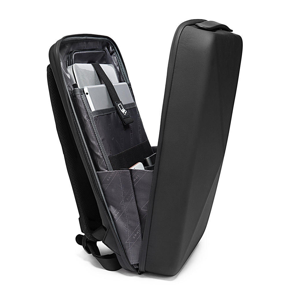HARDSHELL BACKPACK - BLACK - 21L