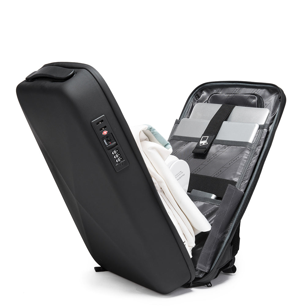 HARDSHELL BACKPACK - BLACK - 21L