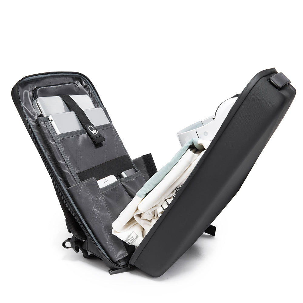 HARDSHELL BACKPACK - BLACK - 21L