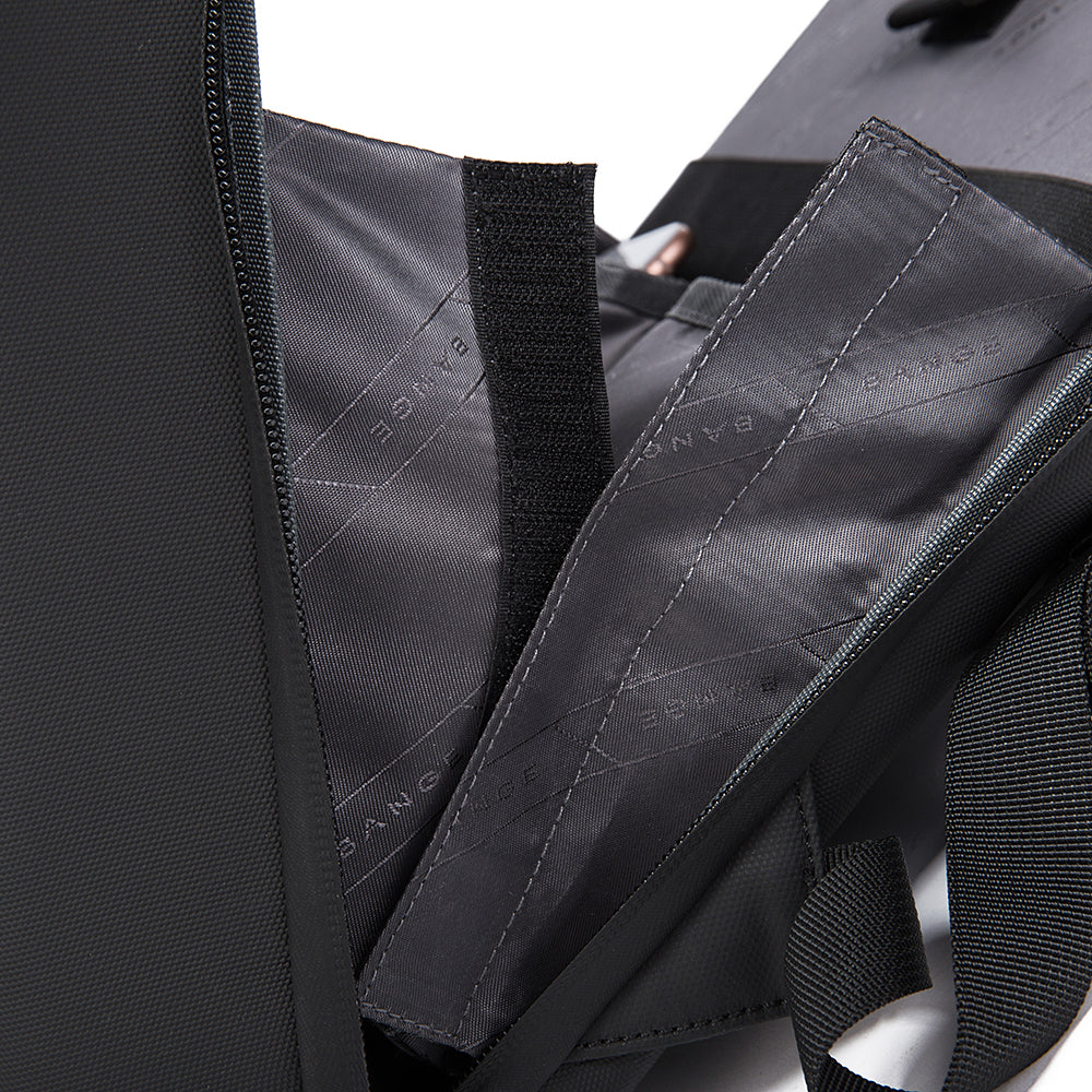 HARDSHELL BACKPACK - BLACK - 21L