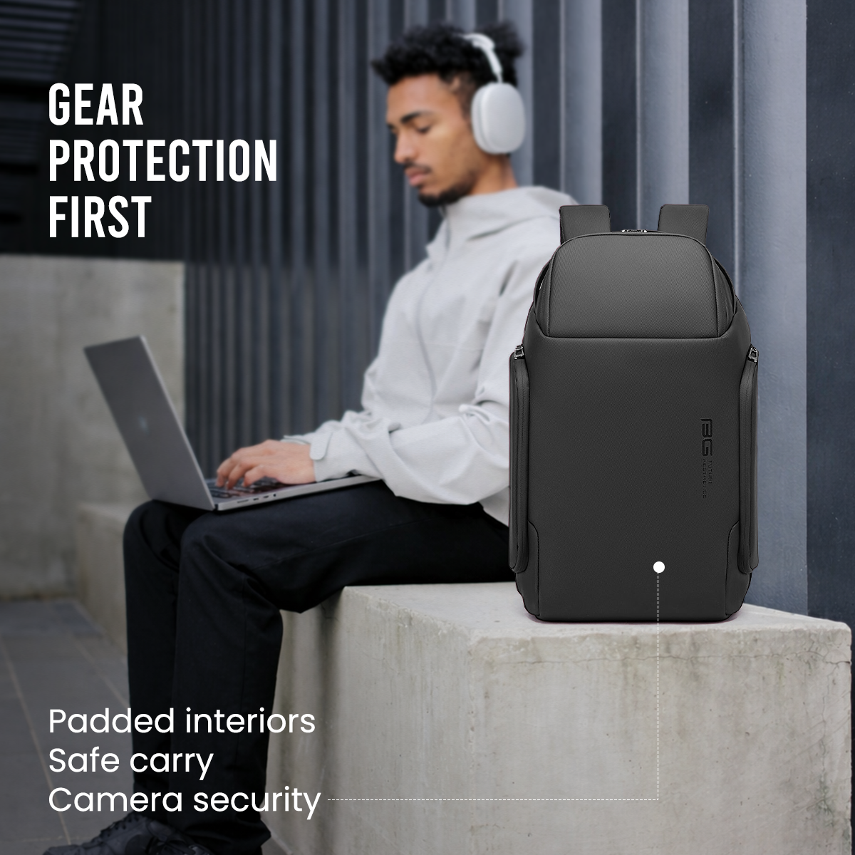 NIGHTMASK CAMERA BACKPACK - BLACK - 20L