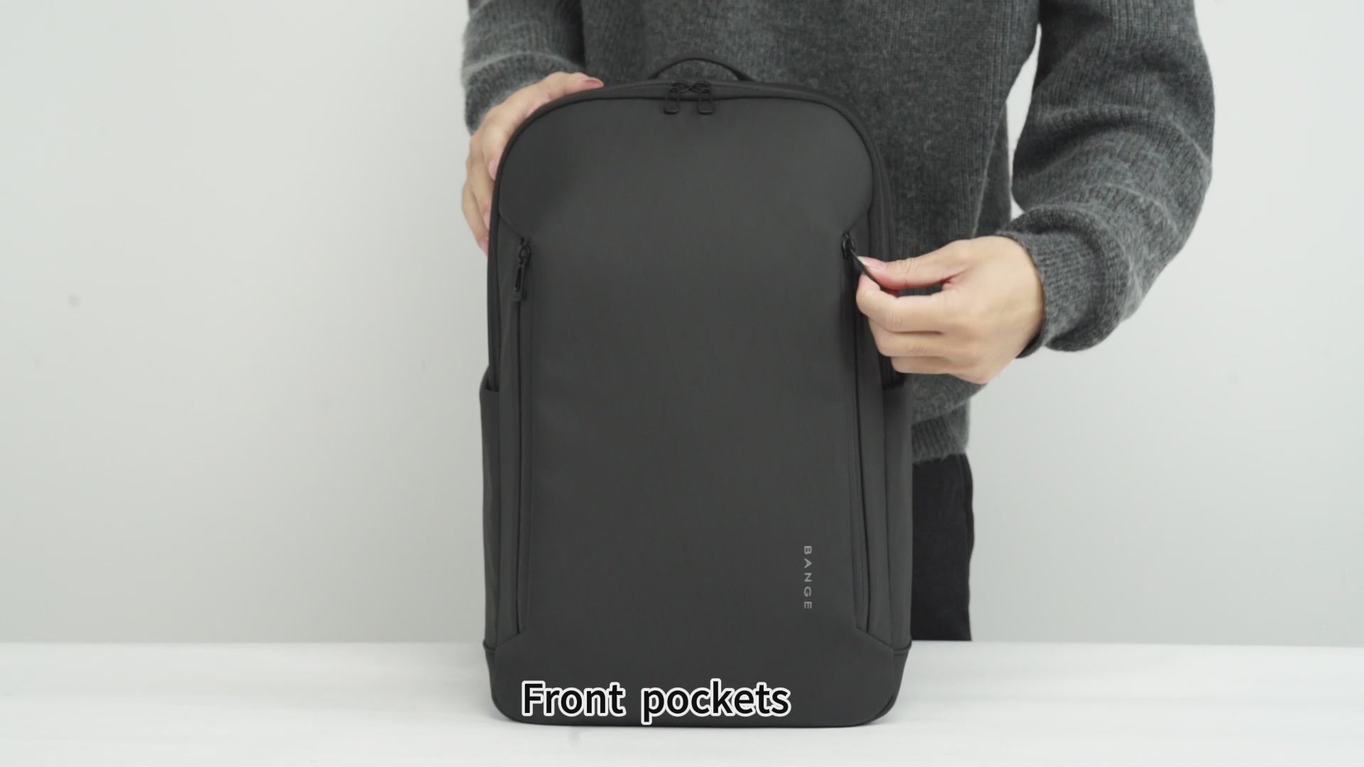 VENTURE BACKPACK - BLACK - 30L