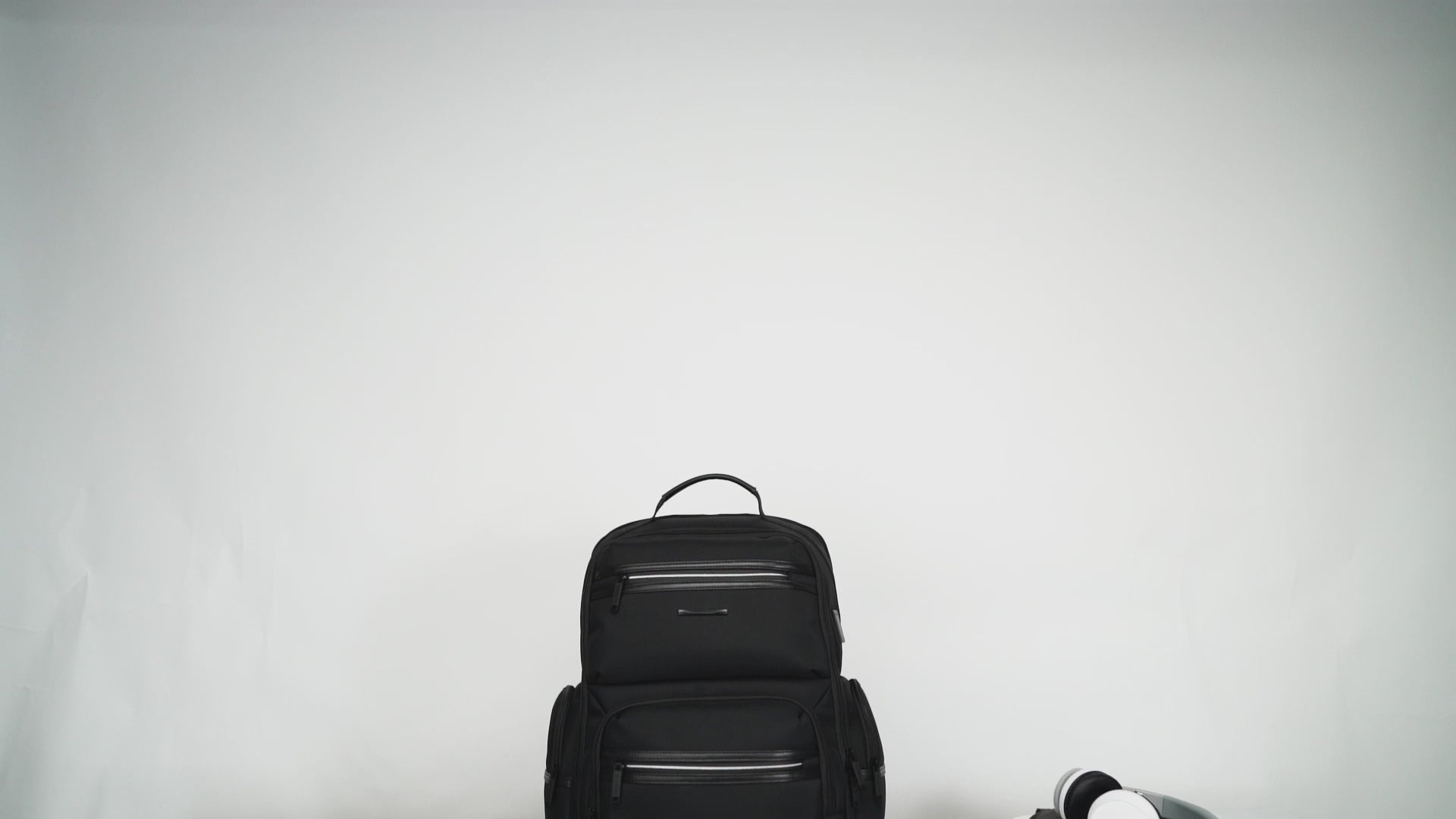 SWISS TRAVELLER - BLACK - 30L